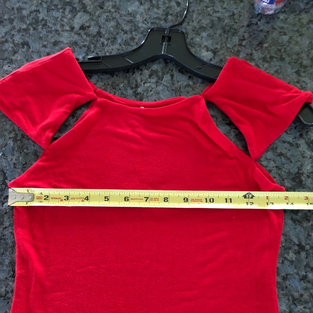 Red top - Picture 2 of 4